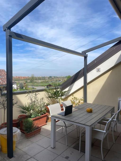 Flat With Terrace Close To Forum And Milanofiori Metro Assago Ngoại thất bức ảnh